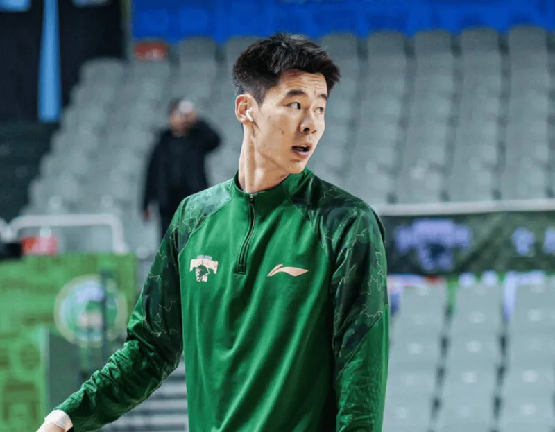 QIUSU Sports官方站-南京上半场全队三分25中16命中率高达64%，半场领先深圳27分