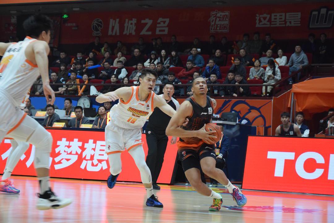 球速体育-高速男篮113：104复仇江苏，新外援约翰逊得到8分